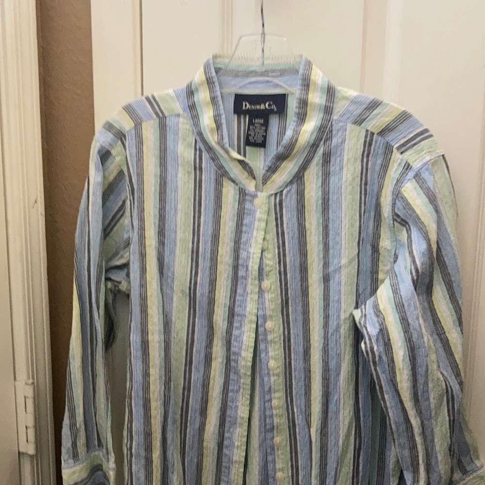 FINAL MARKDOWN Denim & company blouse (L)